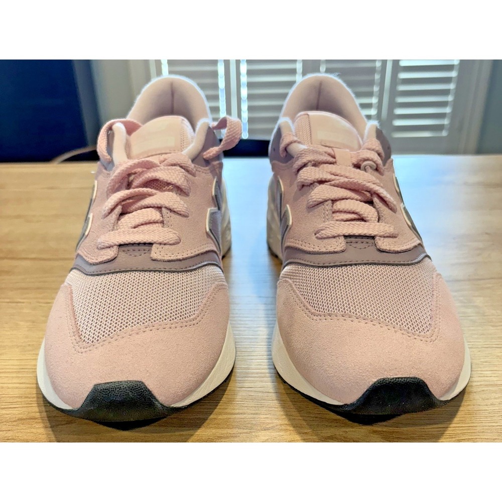 New Balance 977R Unisex Pink Suede‎ RETRO Sneakers NWOB